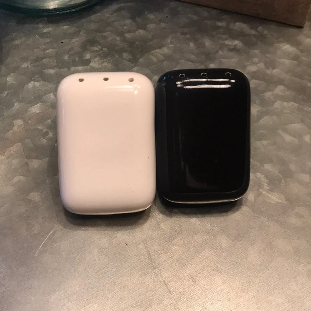 Mid Century Modern Triangle Salt & Pepper Shaker